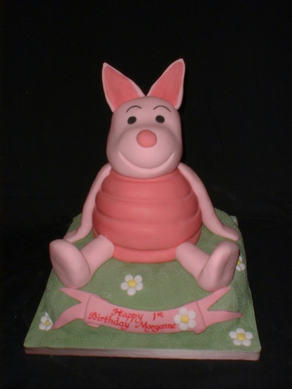 piglet_birthday_cake_by_Dragonsanddaffodils.jpg
